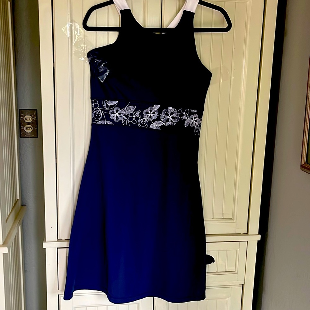 Navy blue and white stretch dress. Great condition.